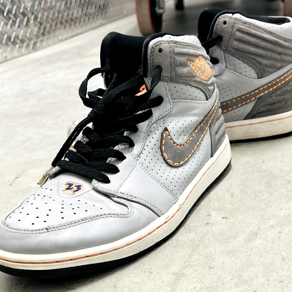 Jordan 1 Retro 93 Wolf Grey Orange